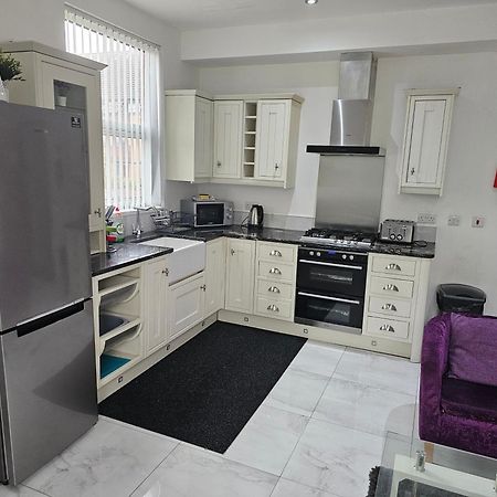 Homebird Property - Conway House ليدز المظهر الخارجي الصورة